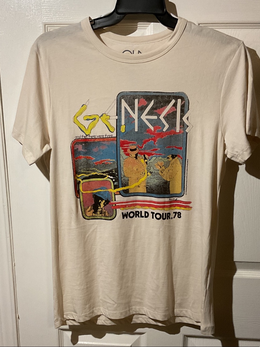 GENESIS Chaser Cream Graphic World Tour '78 Short Sleeve Tee